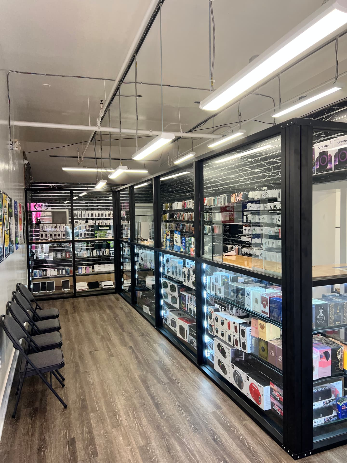Inside Phones Dr. on Larkin St